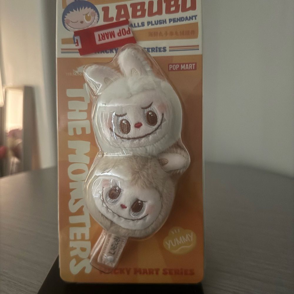 Popmart Labubu - Wacky Mart - Seafood Balls Plush Pendant - Picture 3 of 3